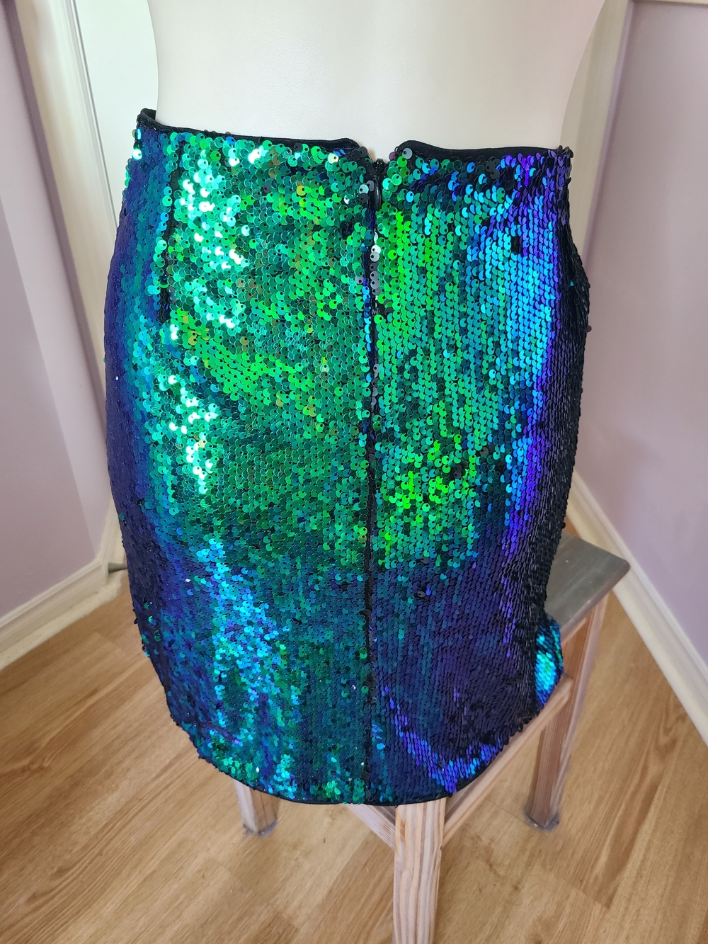 Forever 21 Green and Blue Iridescent Sequin Mini Skirt - Picture 4 of 4
